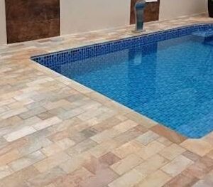 PISCINA PEDRA QUARTZITO
